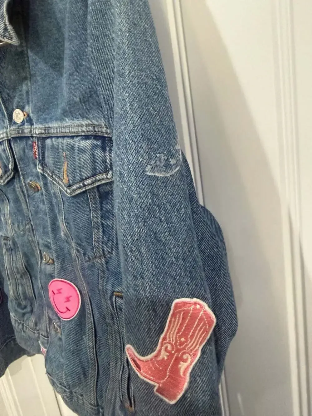 Levi’s Medium Denim Trucker Jacket Custom Yeehaw Rodeo Western Nashville Pink M